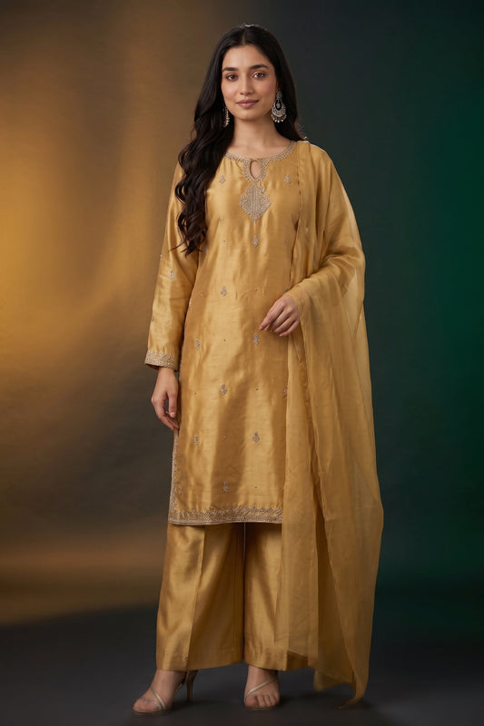 Oro Bella – 3-Piece Suit