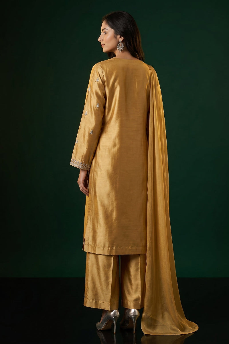 Oro Bella – 3-Piece Suit