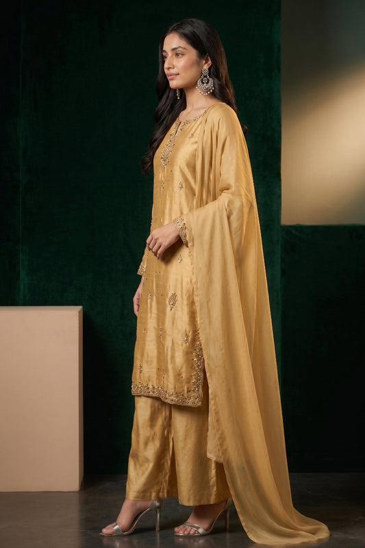 Oro Bella – 3-Piece Suit