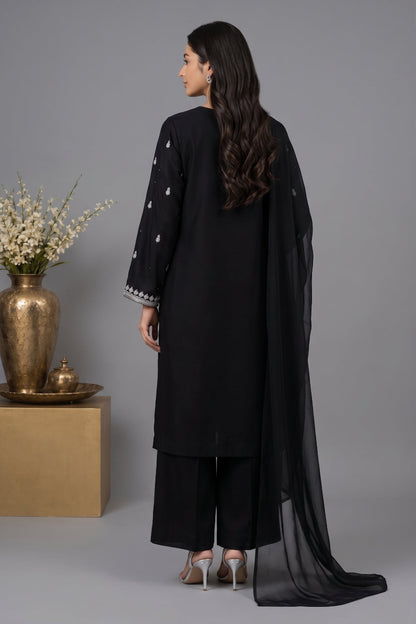 Onyx Elegance – 3-Piece Suit